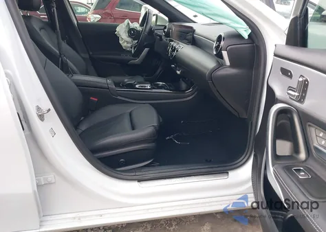 2020 Mercedes-Benz A 220 4Matic z USA, uszkodzony, nr VIN WDD3G4FB0LW042426